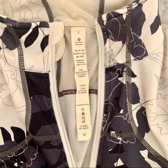 Lululemon White Floral Mesh Define - Picture 4 of 7
